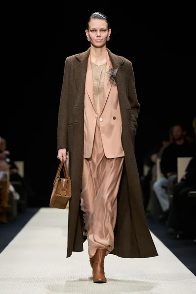 Look 8